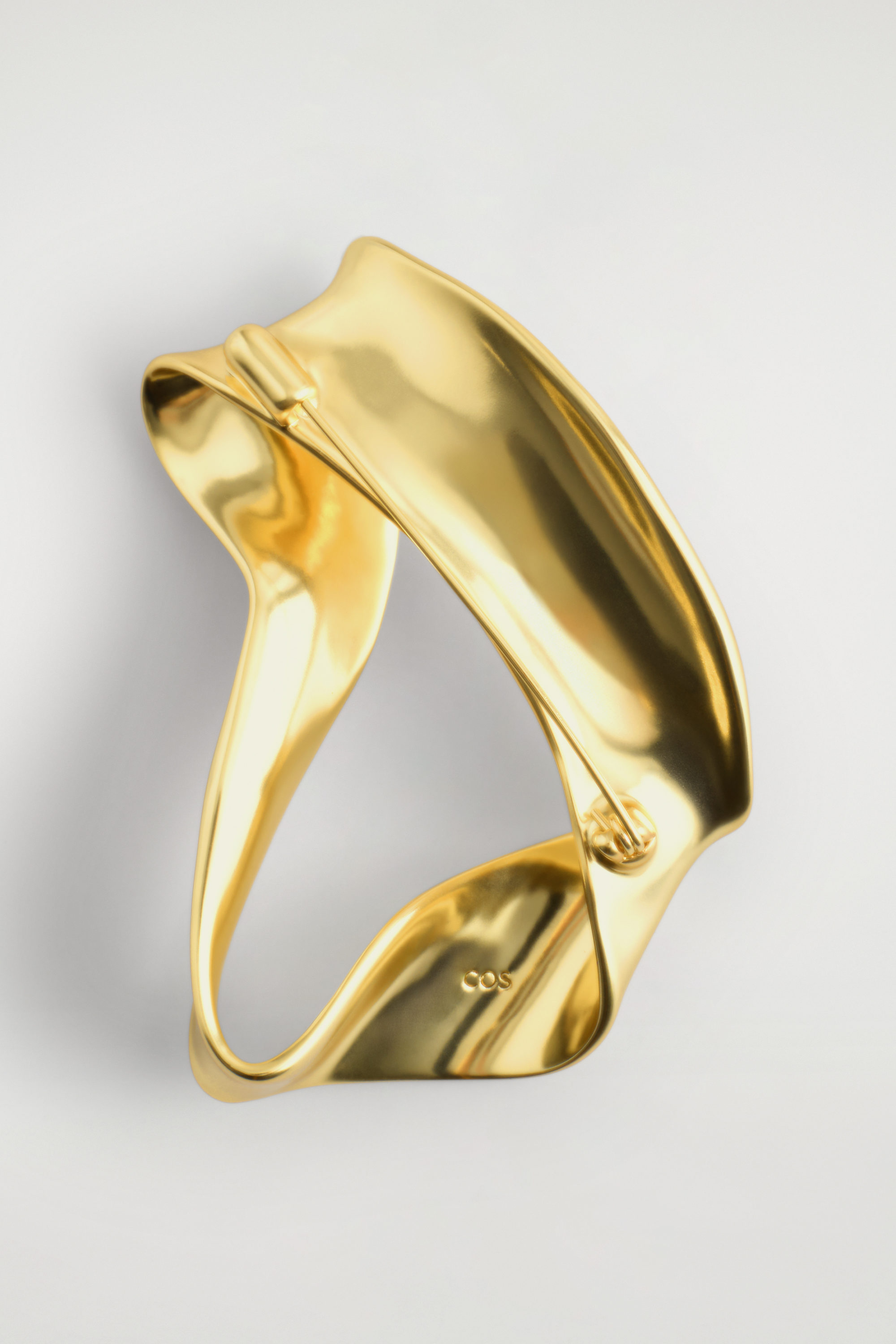 Twisted Ribbon Pin Brooch